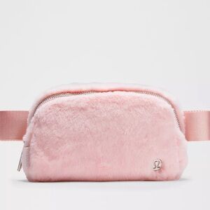 ⭐️NEW⭐️ Lululemon Everywhere Belt Bag
Pink Plush Fleece